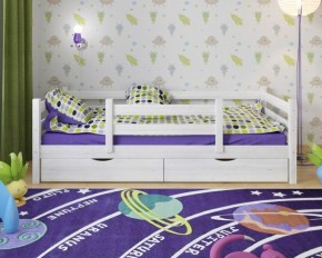 Детская кровать из массива березы Соня-5 (Белый/Лак) в Дегтярске - degtyarsk.ok-mebel.com | фото